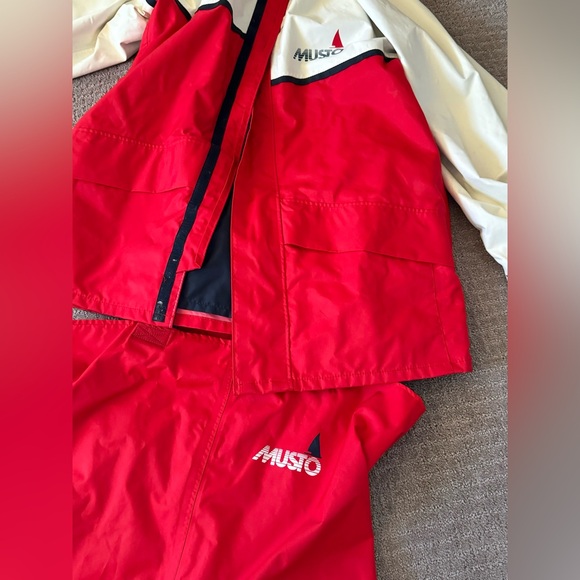 Vintage Men's Musto Sailing Suit Set With Jacket and Pants Red White Size Large - Picture 10 of 16